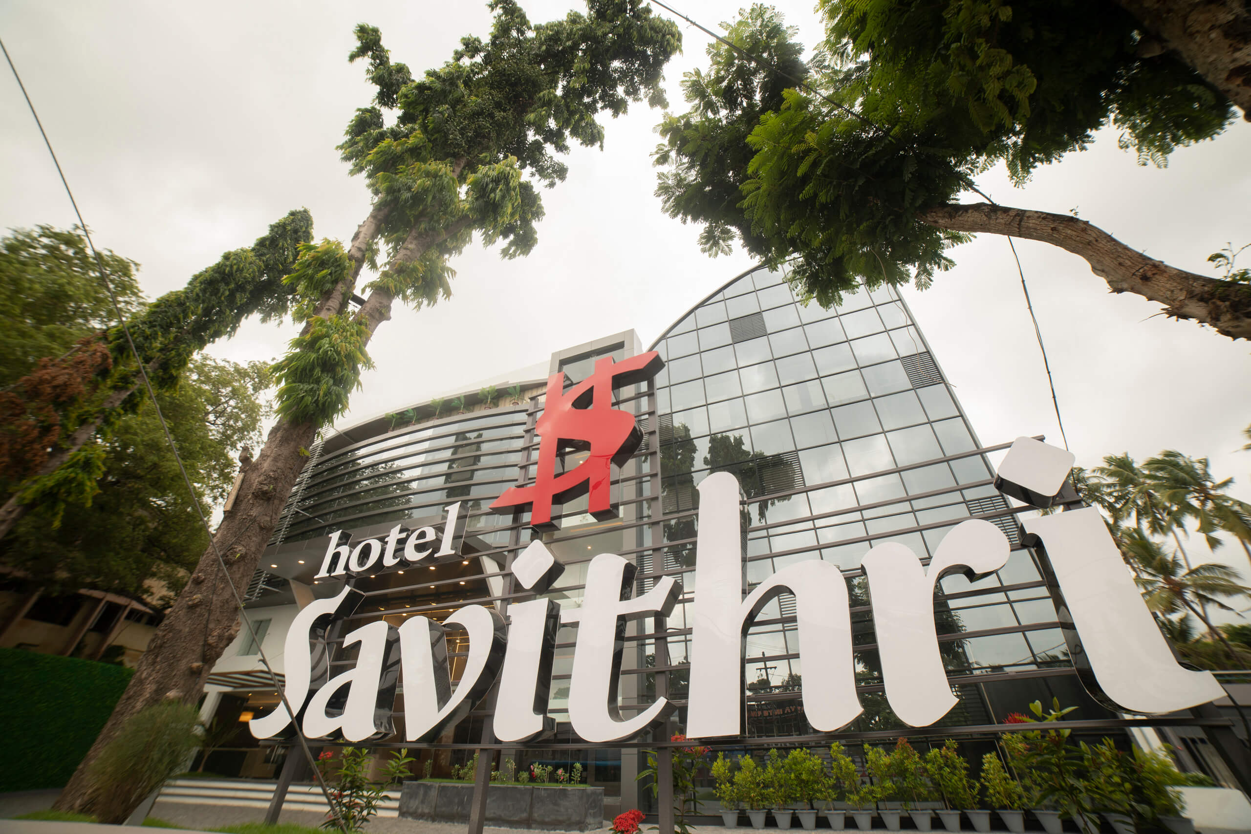  Hotels in Attingal | Hotel Savithri 